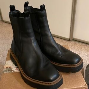 Sam Edelman Laguna Lug-Sole Chelsea boots
